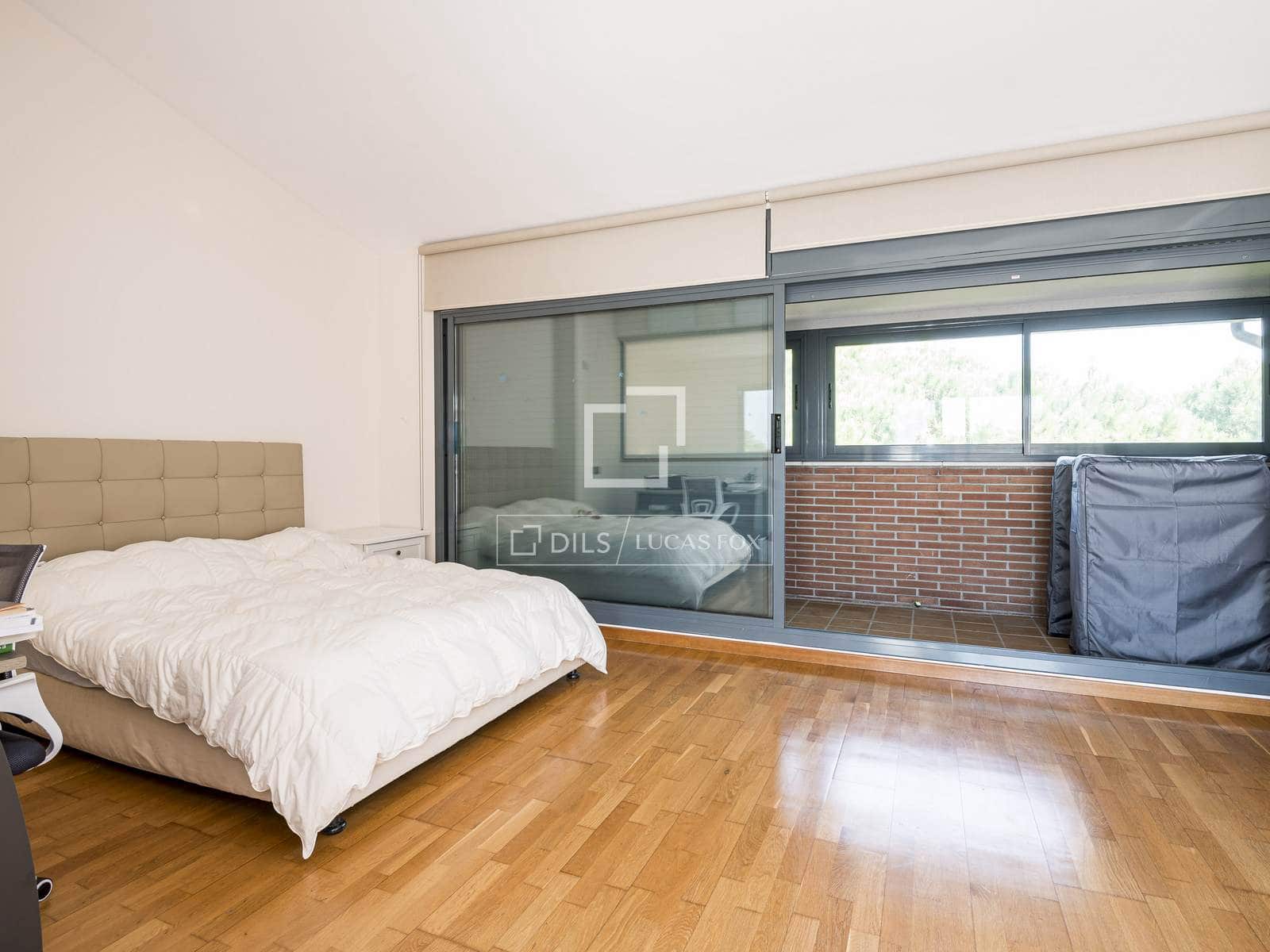 4 bedroom Villa for rent in Gava with pool garage - € 5,800 (Ref: 9869786)