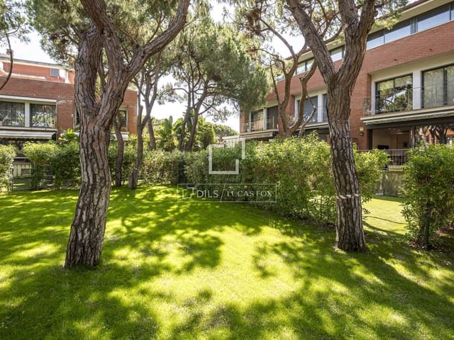 4 sypialnia Willa do wynajęcia w Gavà z basenem garażem - 5 800 € (Ref: 9869786)