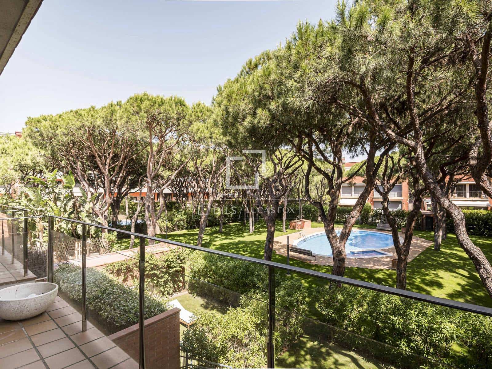 4 bedroom Villa for rent in Gava with pool garage - € 5,800 (Ref: 9869786)