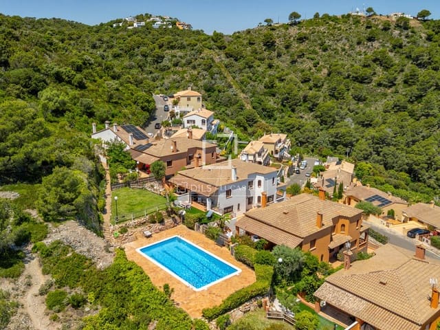 4 chambre Villa/Maison à vendre à Begur avec piscine garage - 880 000 € (Ref: 9870372)
