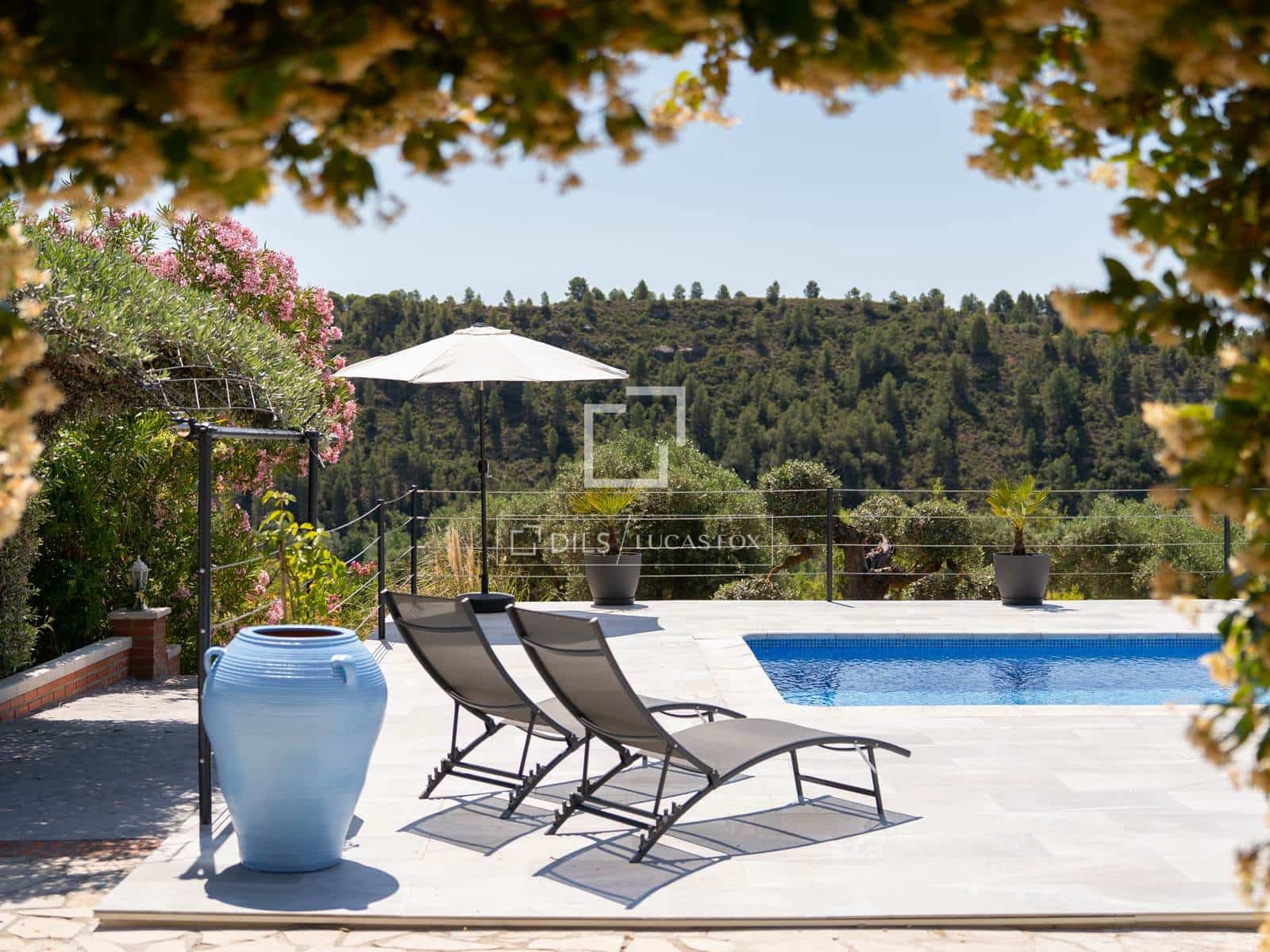 5 bedroom Villa for sale in Flix with pool garage - € 745,000 (Ref: 9870373)