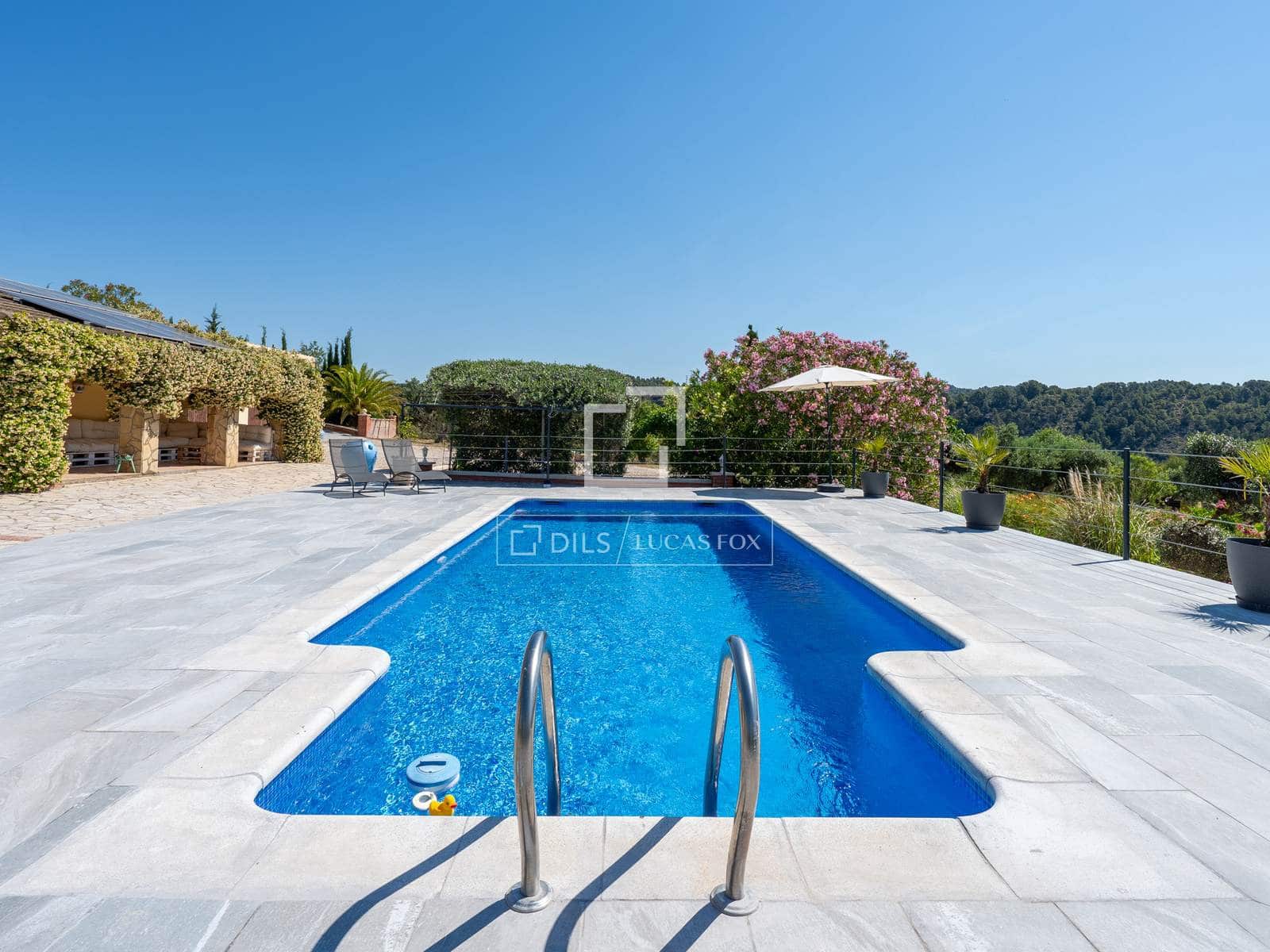 5 bedroom Villa for sale in Flix with pool garage - € 745,000 (Ref: 9870373)