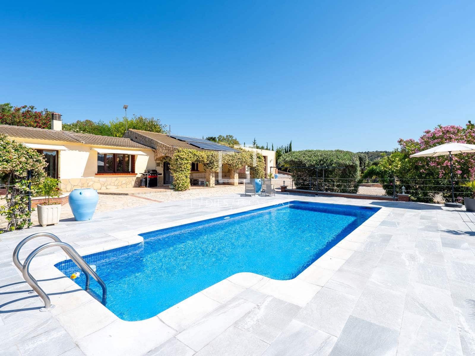 5 bedroom Villa for sale in Flix with pool garage - € 745,000 (Ref: 9870373)