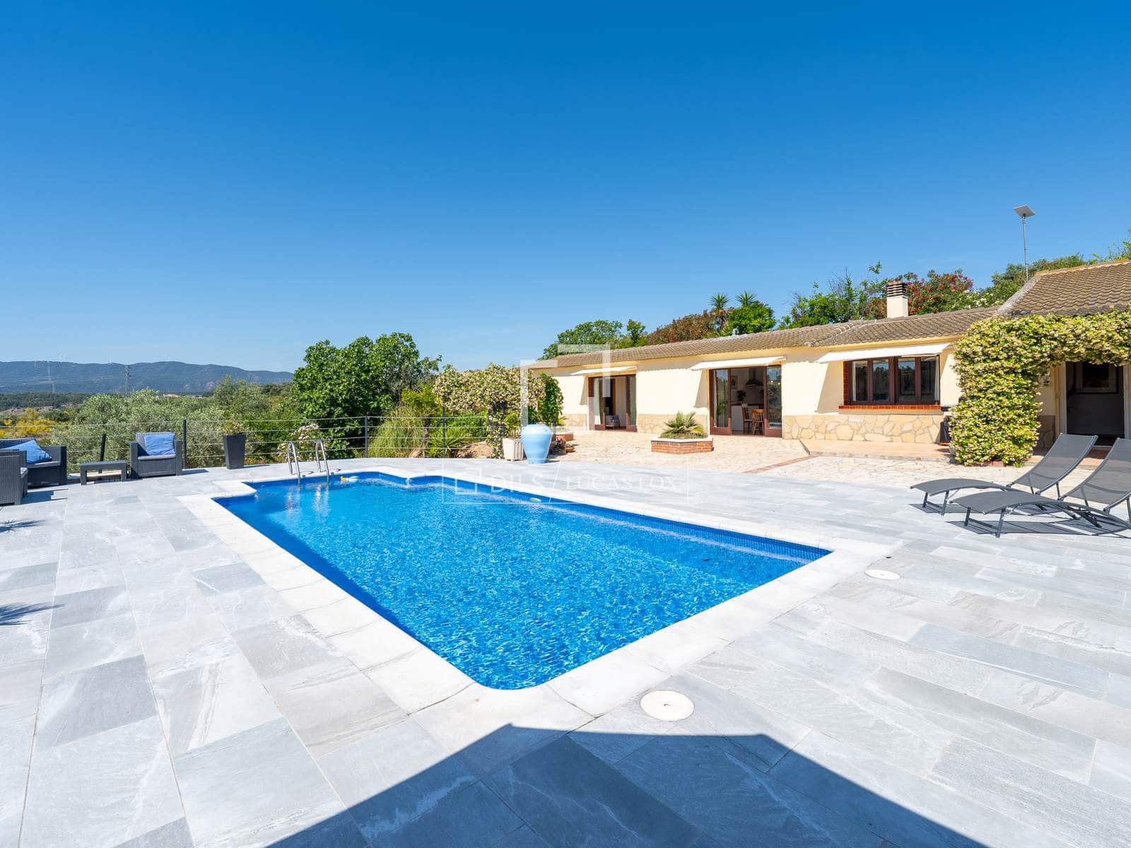 5 bedroom Villa for sale in Flix with pool garage - € 745,000 (Ref: 9870373)