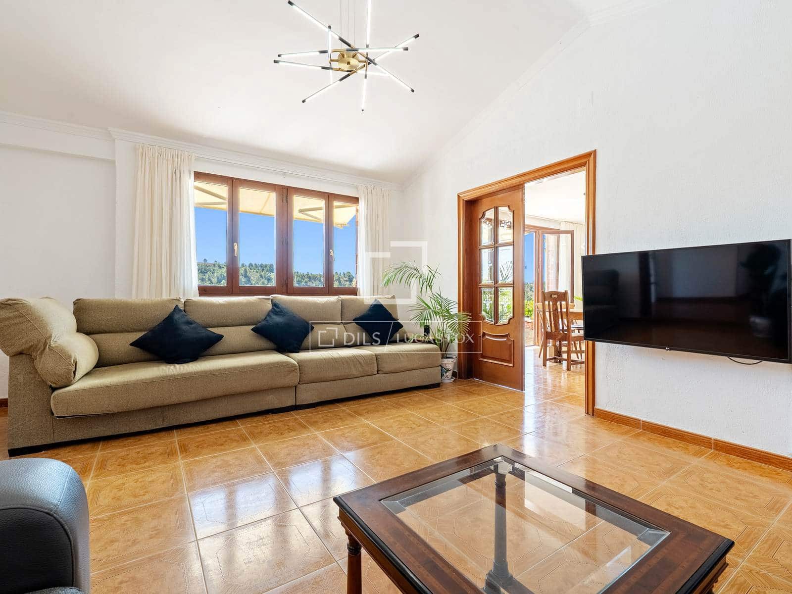 5 bedroom Villa for sale in Flix with pool garage - € 745,000 (Ref: 9870373)