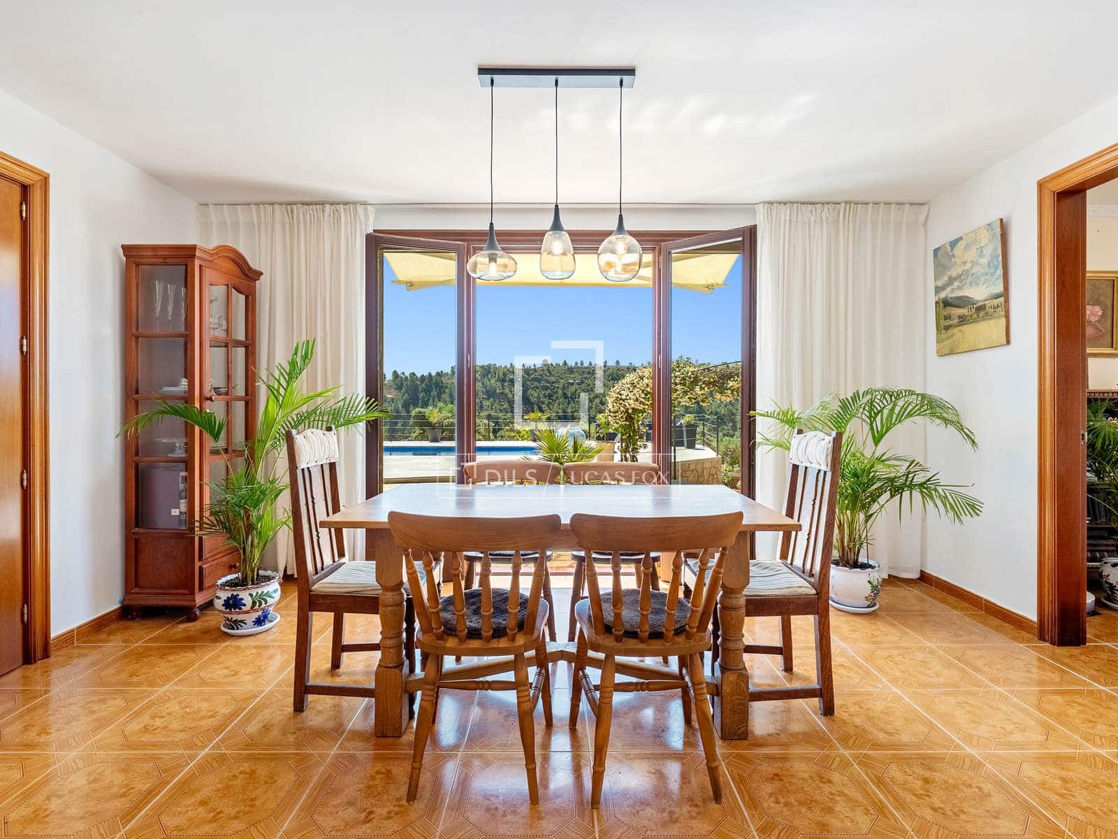 5 bedroom Villa for sale in Flix with pool garage - € 745,000 (Ref: 9870373)