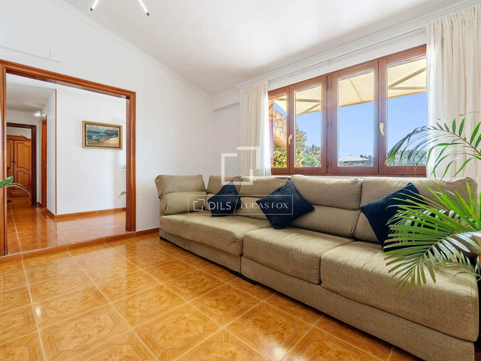 5 bedroom Villa for sale in Flix with pool garage - € 745,000 (Ref: 9870373)