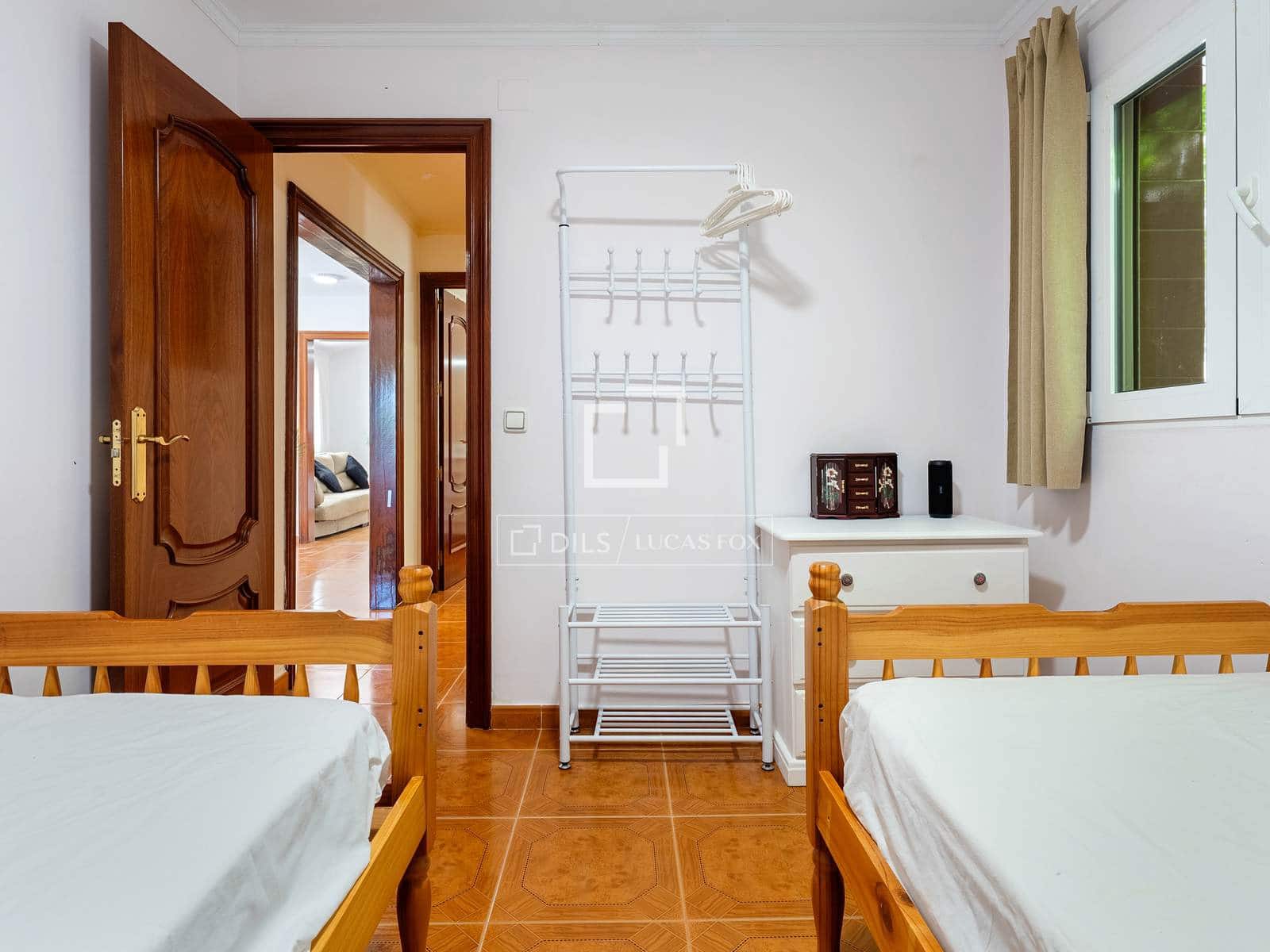5 bedroom Villa for sale in Flix with pool garage - € 745,000 (Ref: 9870373)
