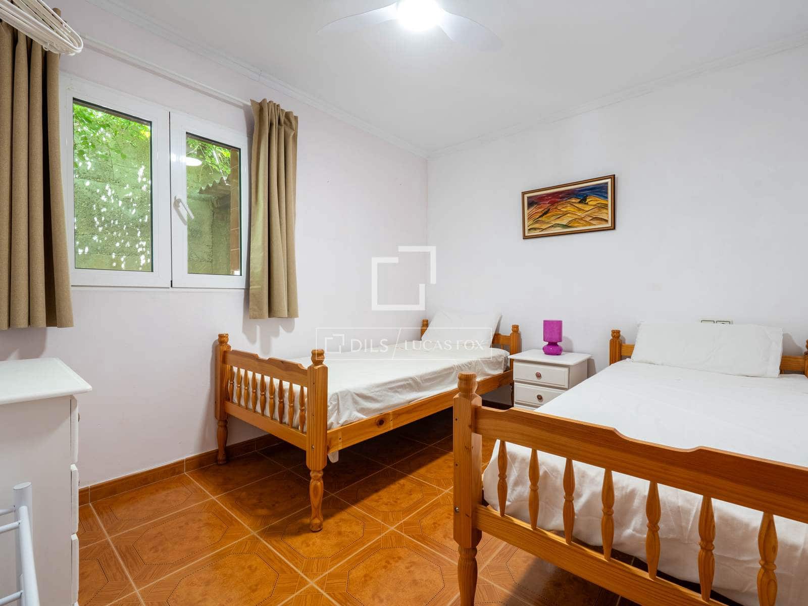 5 bedroom Villa for sale in Flix with pool garage - € 745,000 (Ref: 9870373)