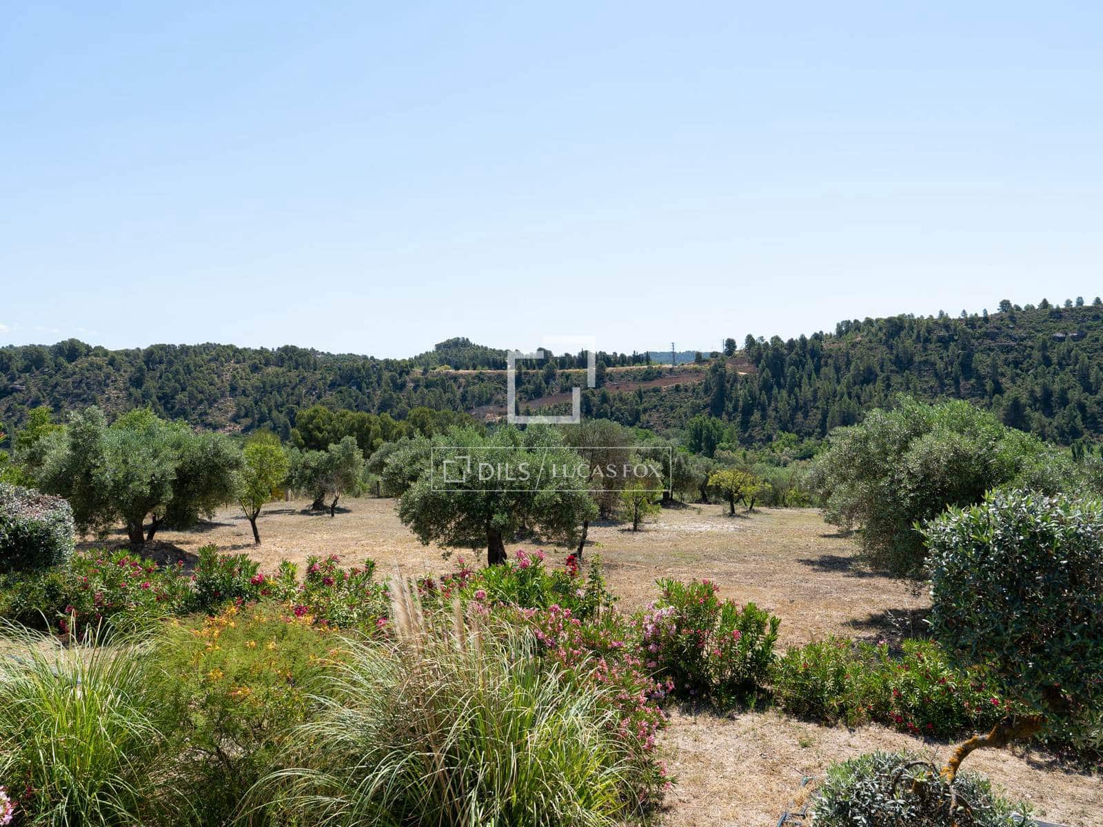 5 bedroom Villa for sale in Flix with pool garage - € 745,000 (Ref: 9870373)