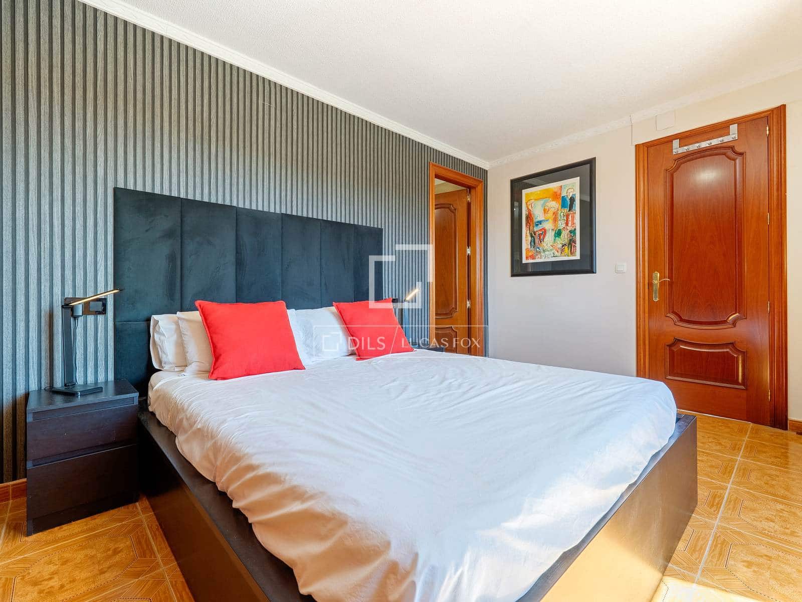 5 bedroom Villa for sale in Flix with pool garage - € 745,000 (Ref: 9870373)