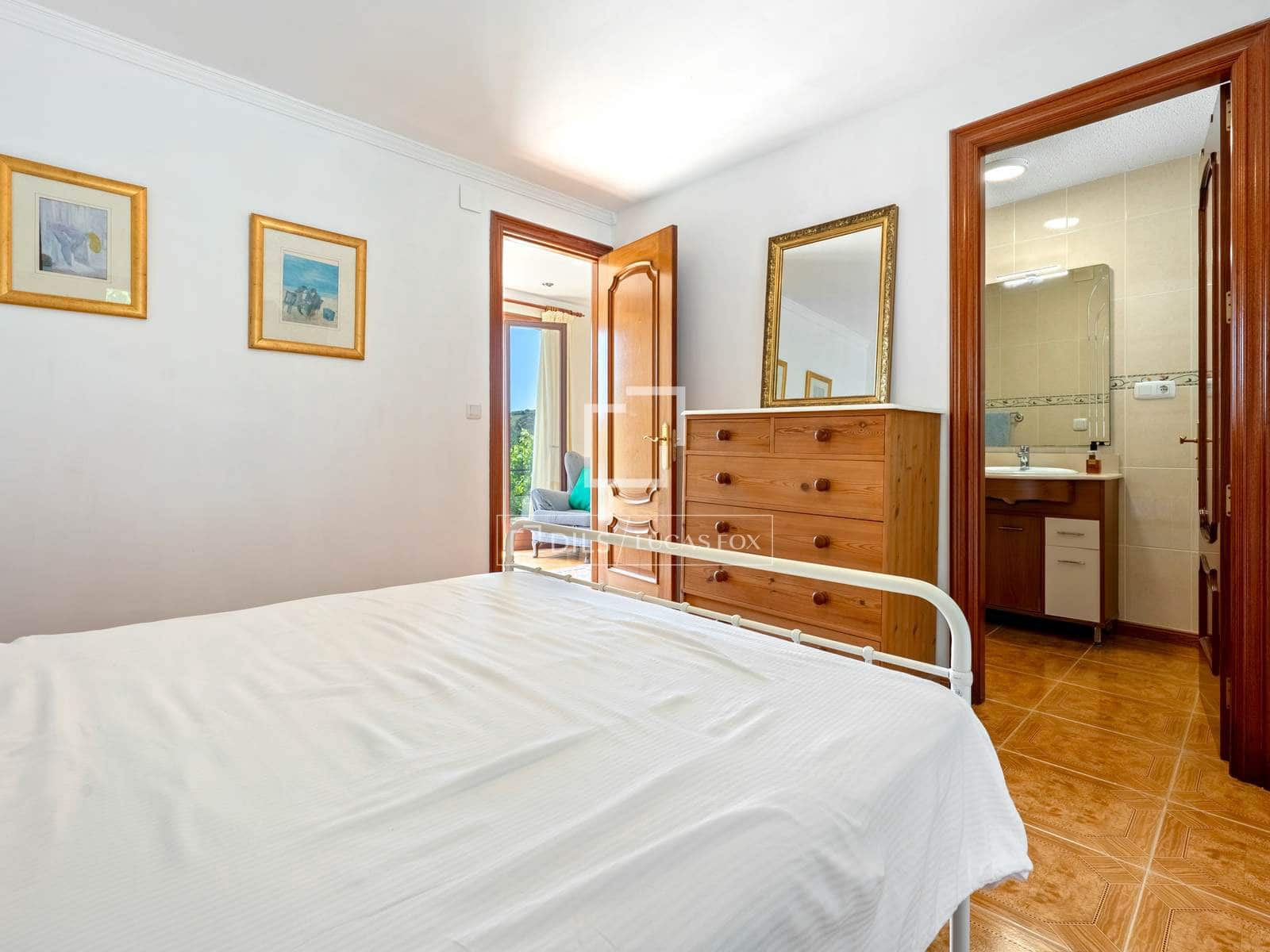 5 bedroom Villa for sale in Flix with pool garage - € 745,000 (Ref: 9870373)
