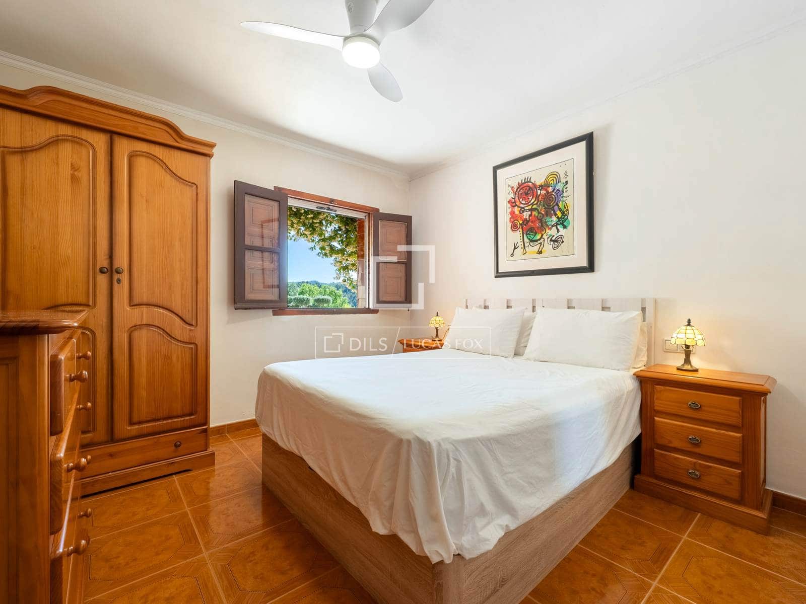 5 bedroom Villa for sale in Flix with pool garage - € 745,000 (Ref: 9870373)