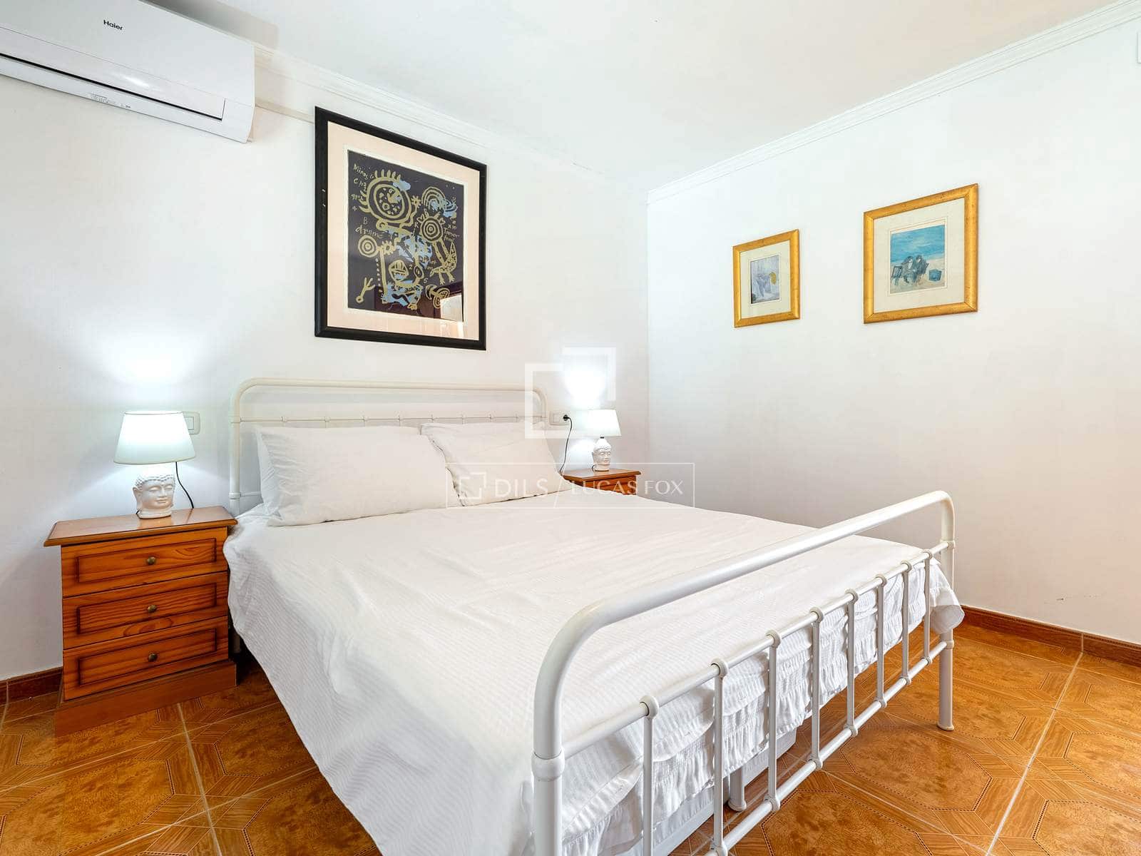 5 bedroom Villa for sale in Flix with pool garage - € 745,000 (Ref: 9870373)