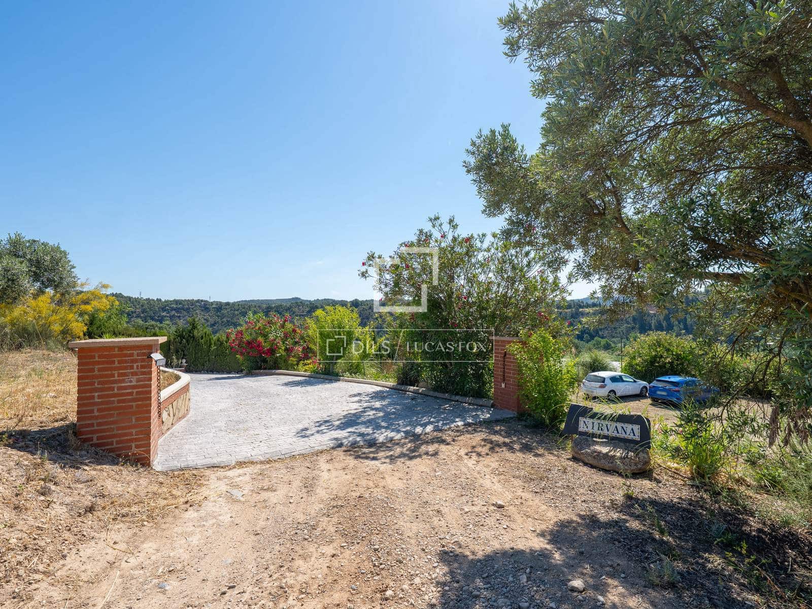 5 bedroom Villa for sale in Flix with pool garage - € 745,000 (Ref: 9870373)