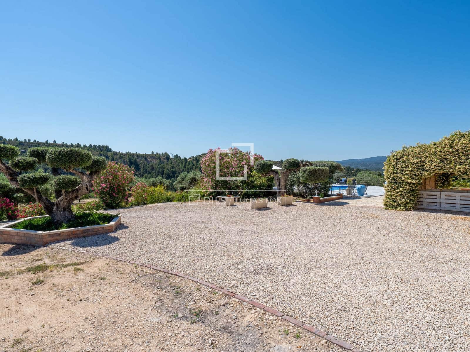 5 bedroom Villa for sale in Flix with pool garage - € 745,000 (Ref: 9870373)