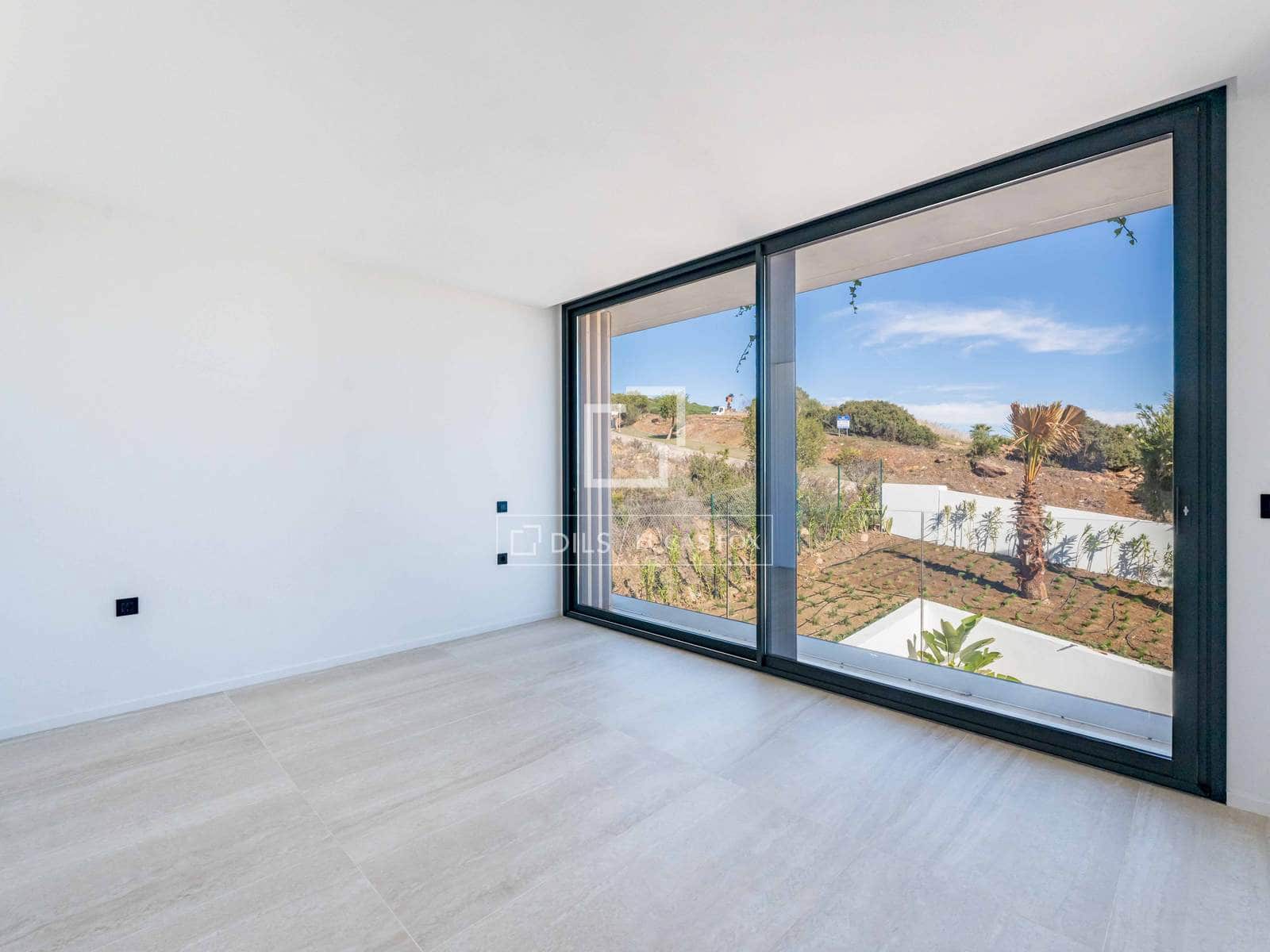 5 sypialnia Willa na sprzedaż w Sotogrande z basenem garażem - 3 350 000 € (Ref: 9872235)