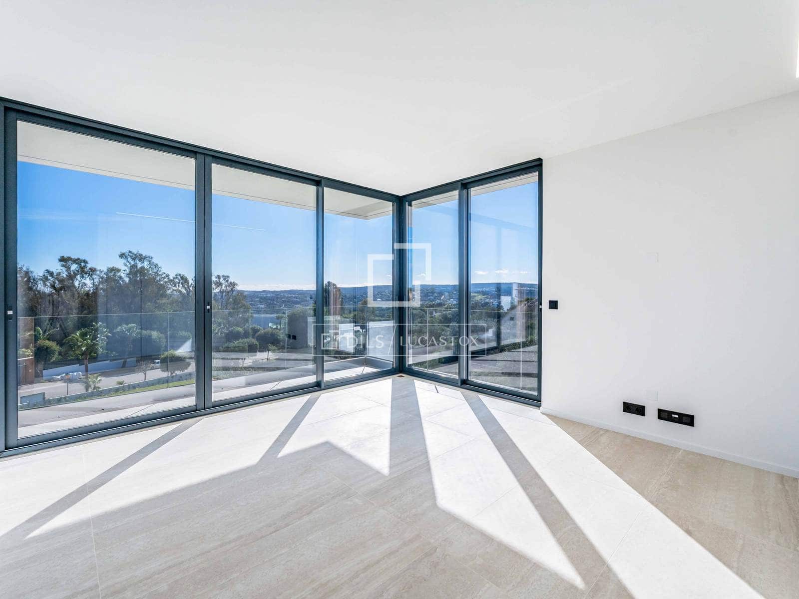 5 sypialnia Willa na sprzedaż w Sotogrande z basenem garażem - 3 350 000 € (Ref: 9872235)