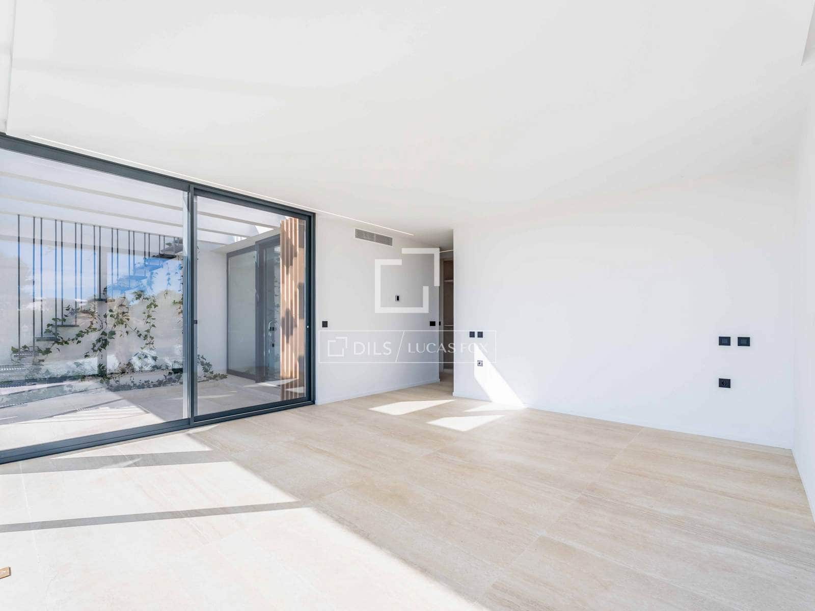 5 sypialnia Willa na sprzedaż w Sotogrande z basenem garażem - 3 350 000 € (Ref: 9872235)