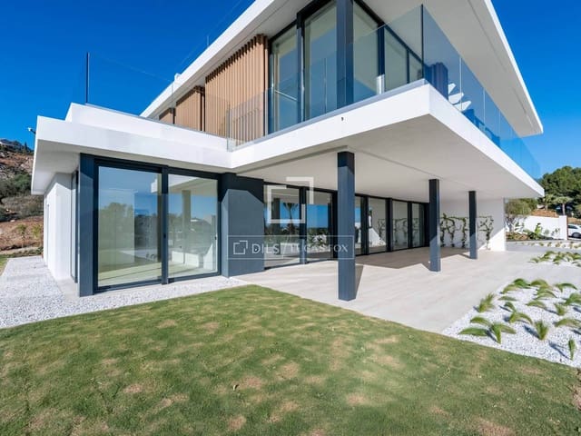 5 makuuhuone Huvila myytävänä paikassa Sotogrande, San Roque mukana uima-altaan 
autotalli - 3 350 000 € (Ref: 9872235)