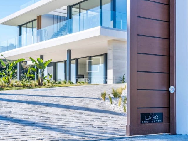 5 makuuhuone Huvila myytävänä paikassa Sotogrande, San Roque mukana uima-altaan 
autotalli - 3 350 000 € (Ref: 9872235)