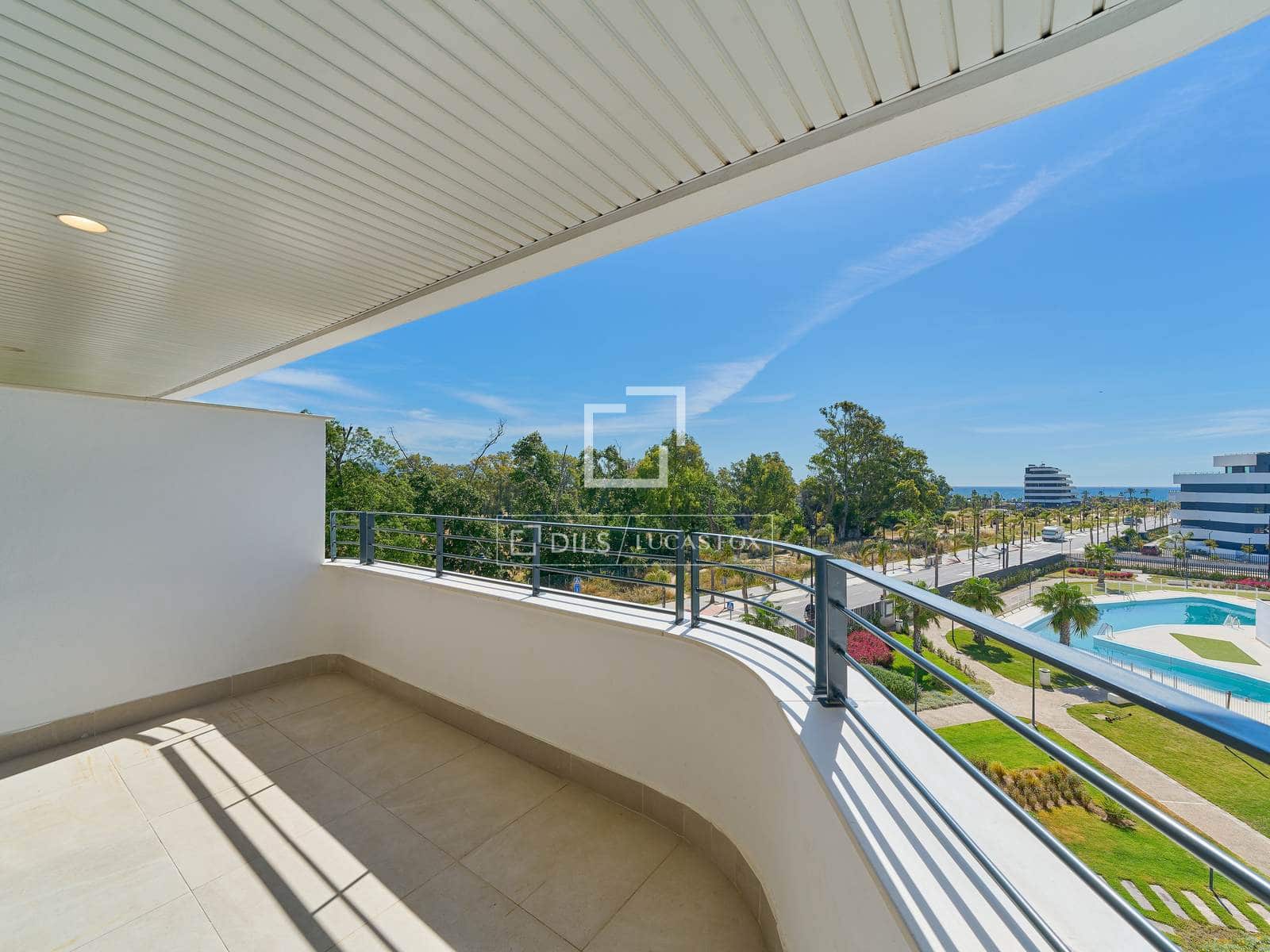 2 soveværelse Lejlighed til salg i Torremolinos med swimmingpool garage - € 690.000 (Ref: 9872236)