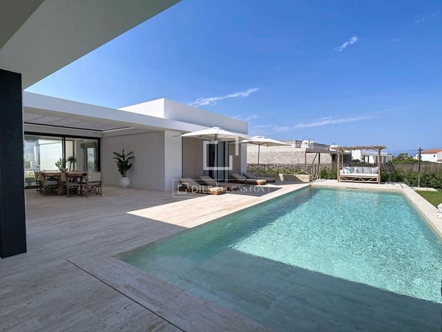 4 soverom Villa til salgs i Ciutadella de Menorca med svømmebasseng garasje - € 2 050 000 (Ref: 9872684)