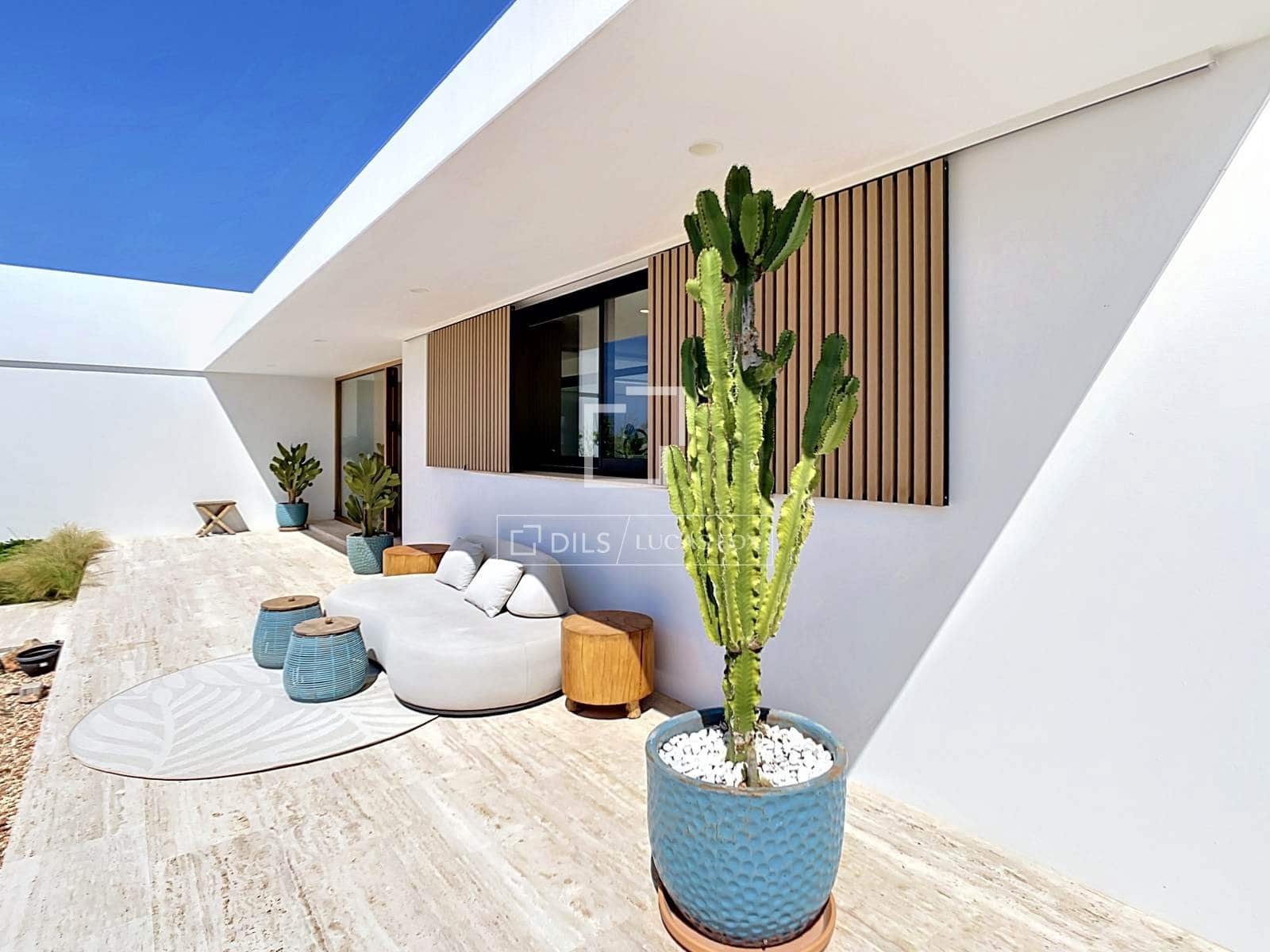 4 soverom Villa til salgs i Ciutadella de Menorca med svømmebasseng garasje - € 2 050 000 (Ref: 9872684)