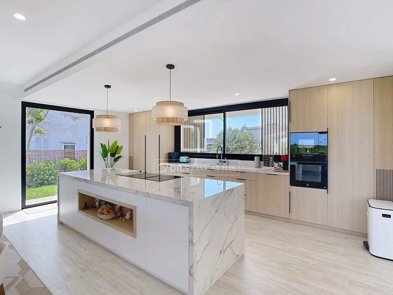 4 soverom Villa til salgs i Ciutadella de Menorca med svømmebasseng garasje - € 2 050 000 (Ref: 9872684)