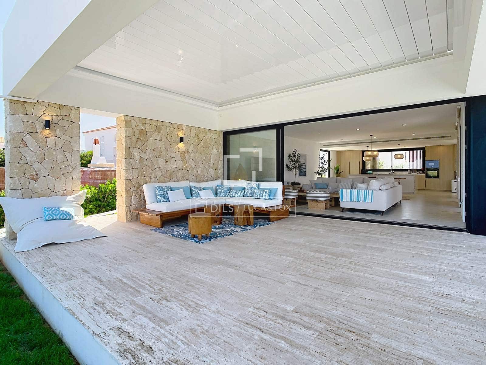 4 soverom Villa til salgs i Ciutadella de Menorca med svømmebasseng garasje - € 2 050 000 (Ref: 9872684)