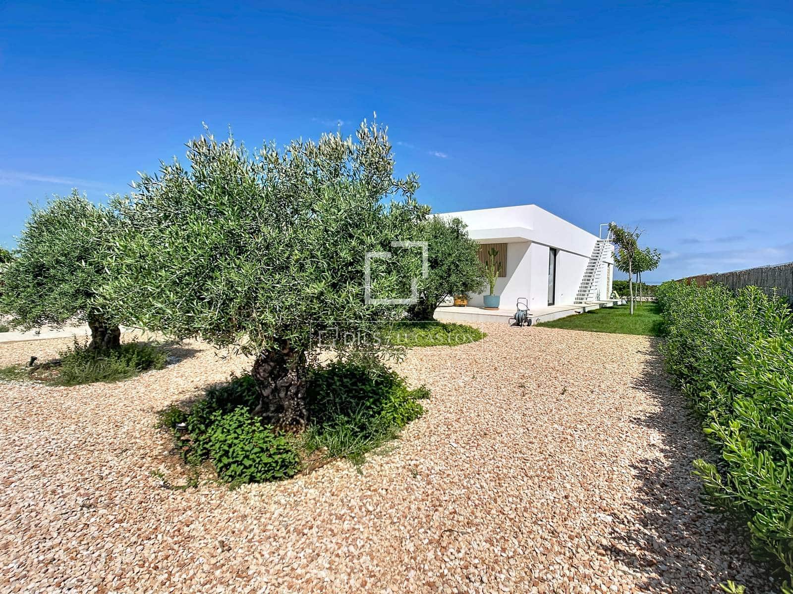 4 soverom Villa til salgs i Ciutadella de Menorca med svømmebasseng garasje - € 2 050 000 (Ref: 9872684)