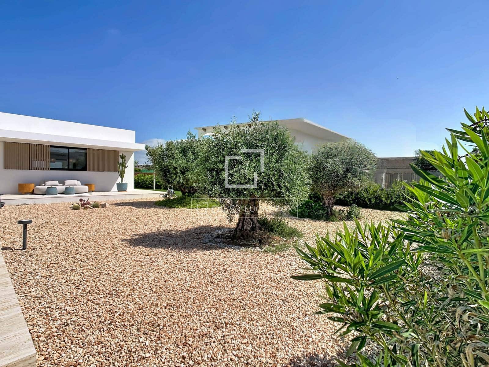 4 soverom Villa til salgs i Ciutadella de Menorca med svømmebasseng garasje - € 2 050 000 (Ref: 9872684)