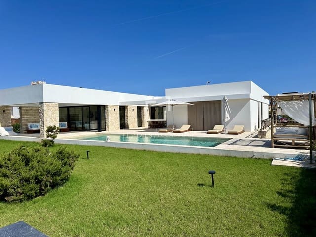 4 soveværelse Villa til salg i Ciutadella de Menorca med swimmingpool garage - € 2.050.000 (Ref: 9872684)