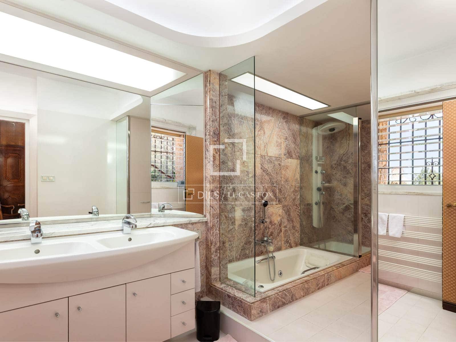 8 soveværelse Villa til salg i Roses med swimmingpool garage - € 22.000.000 (Ref: 9872789)