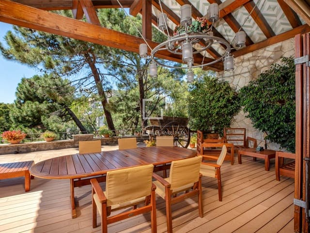 8 soveværelse Villa til salg i Roses med swimmingpool garage - € 22.000.000 (Ref: 9872789)