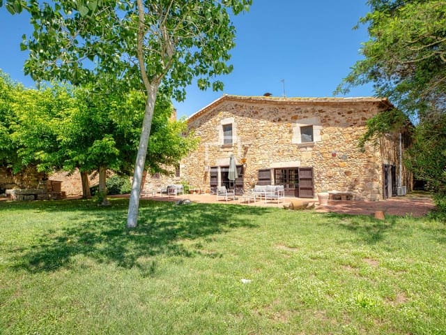 7 sypialnia Finka/Dom wiejski na sprzedaż w Llagostera z basenem - 1 325 000 € (Ref: 9873807)