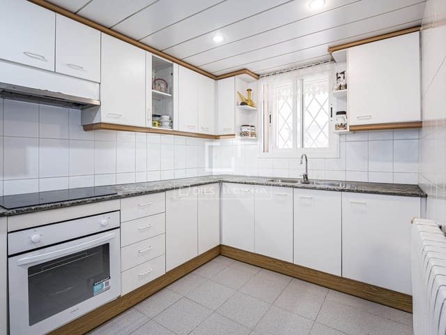 5 sypialnia Willa na sprzedaż w Sant Cugat del Vallès z basenem - 1 090 000 € (Ref: 9873980)
