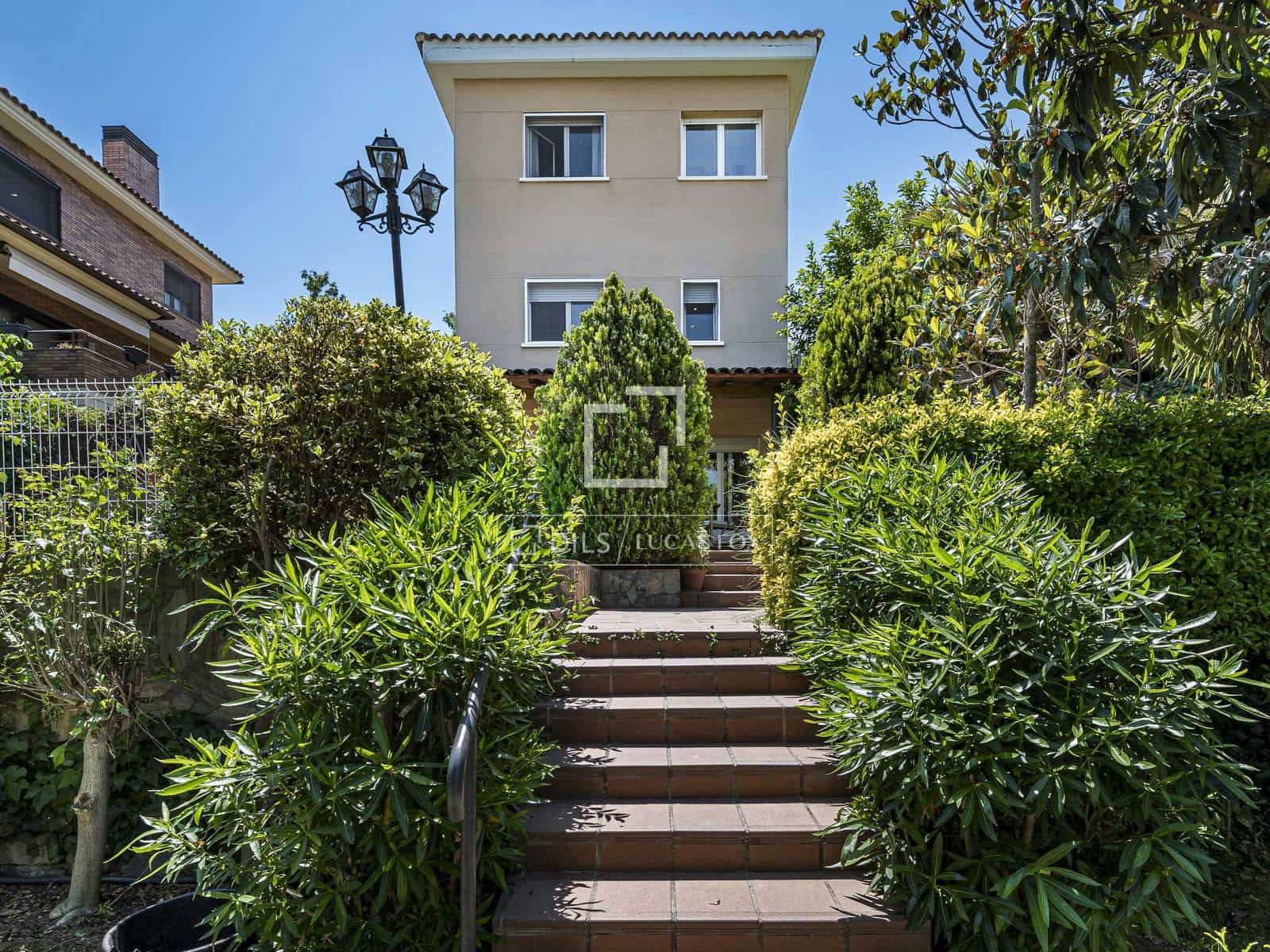 5 bedroom Villa for sale in Sant Cugat del Valles with pool - € 1,090,000 (Ref: 9873980)