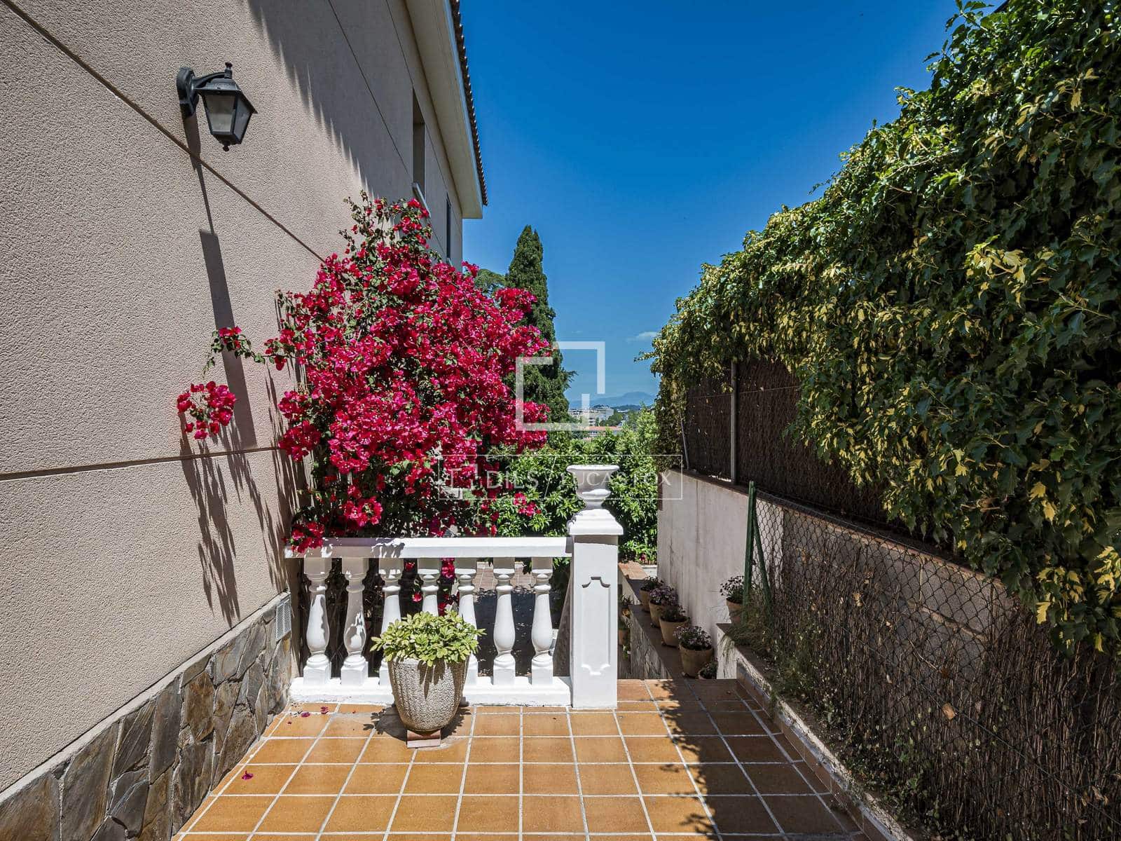 5 bedroom Villa for sale in Sant Cugat del Valles with pool - € 1,090,000 (Ref: 9873980)