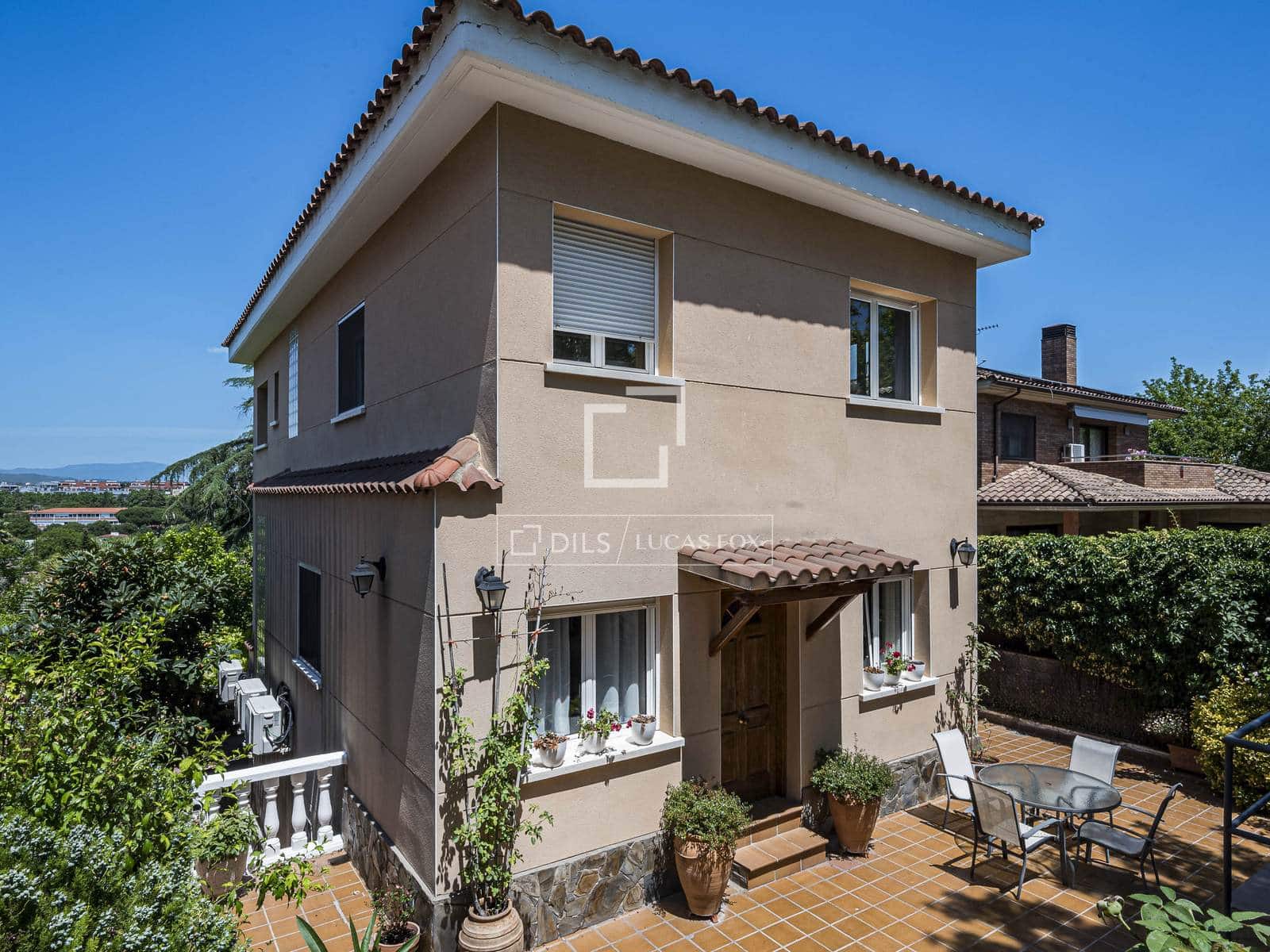 5 bedroom Villa for sale in Sant Cugat del Valles with pool - € 1,090,000 (Ref: 9873980)