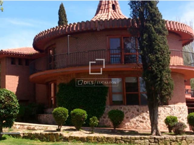 5 soveværelse Villa til leje i Madrid by med swimmingpool - € 3.000 (Ref: 9873981)