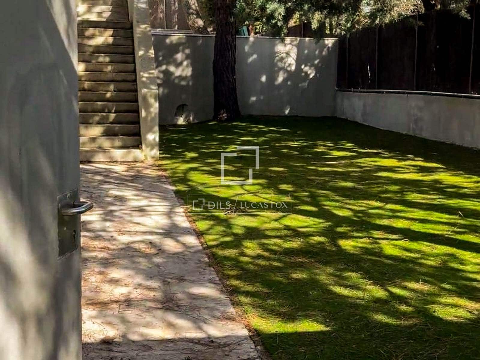 5 soveværelse Villa til leje i Madrid by med swimmingpool - € 3.000 (Ref: 9873981)