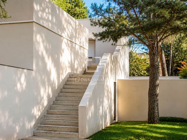 5 Zimmer Villa zu vermieten in Madrid Stadt mit Pool - 3.000 € (Ref: 9873981)