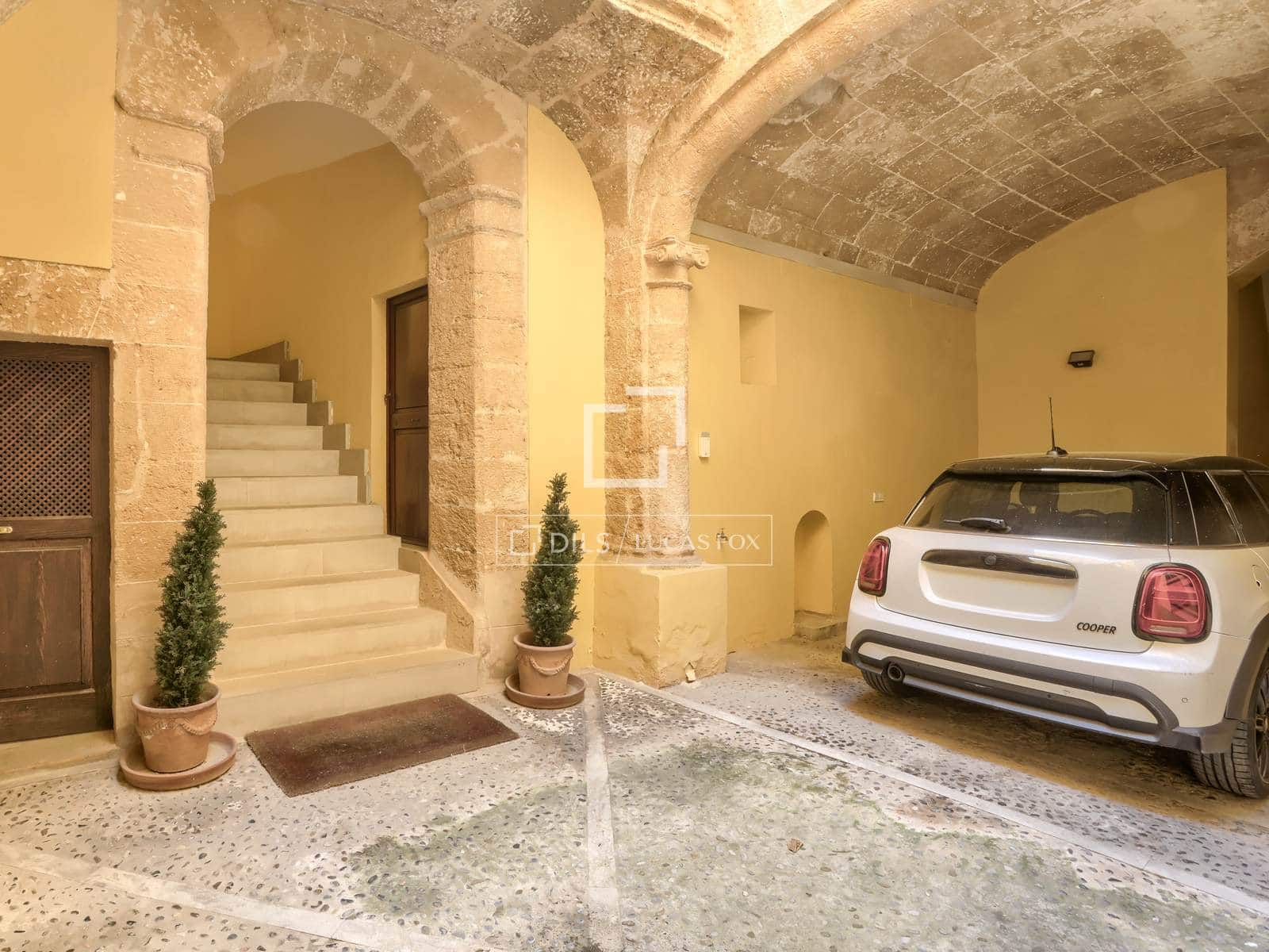 5 bedroom Finca/Country House for sale in Palma de Mallorca with garage - € 4,620,000 (Ref: 9873982)