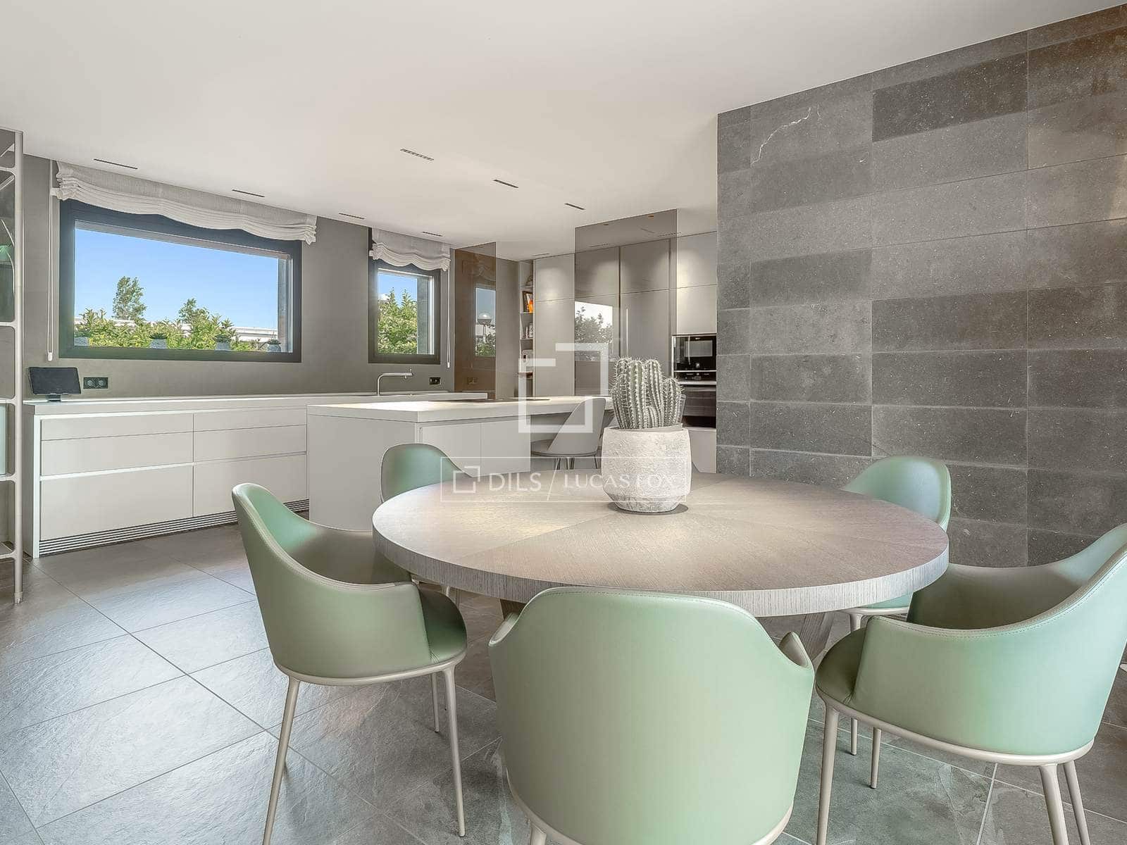 4 bedroom Villa for sale in Salou with pool garage - € 1,595,000 (Ref: 9873983)