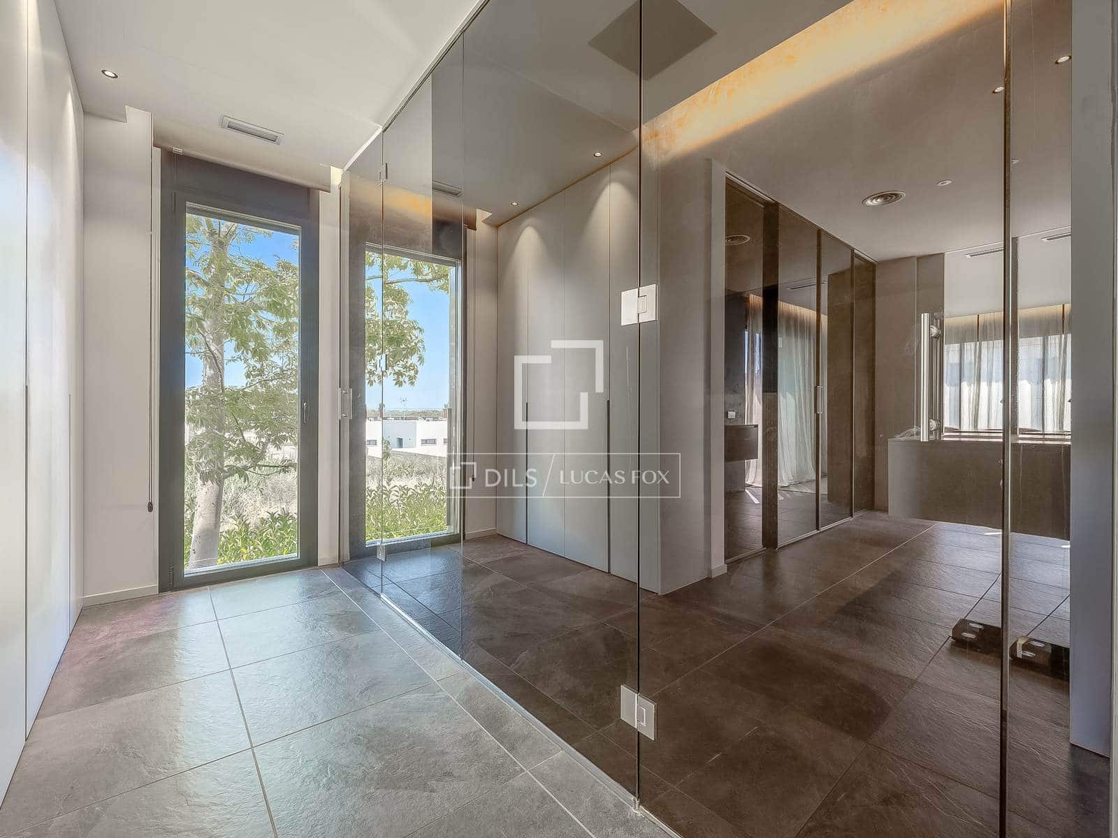 4 bedroom Villa for sale in Salou with pool garage - € 1,595,000 (Ref: 9873983)