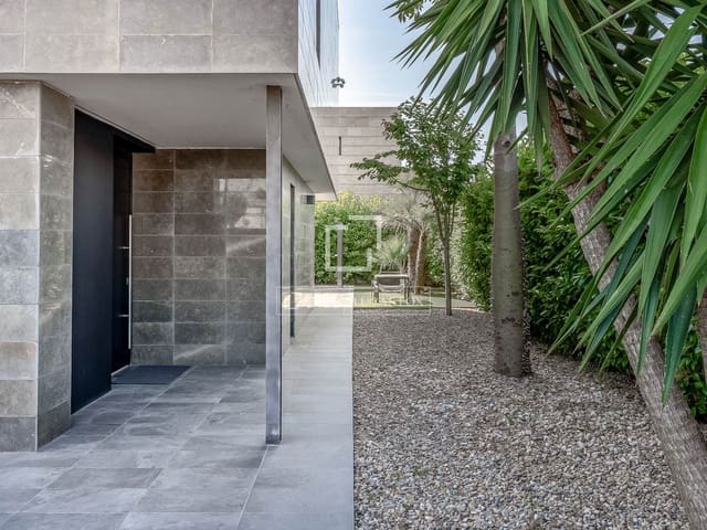 4 camera da letto Villa in vendita in Salou con piscina garage - 1.595.000 € (Rif: 9873983)