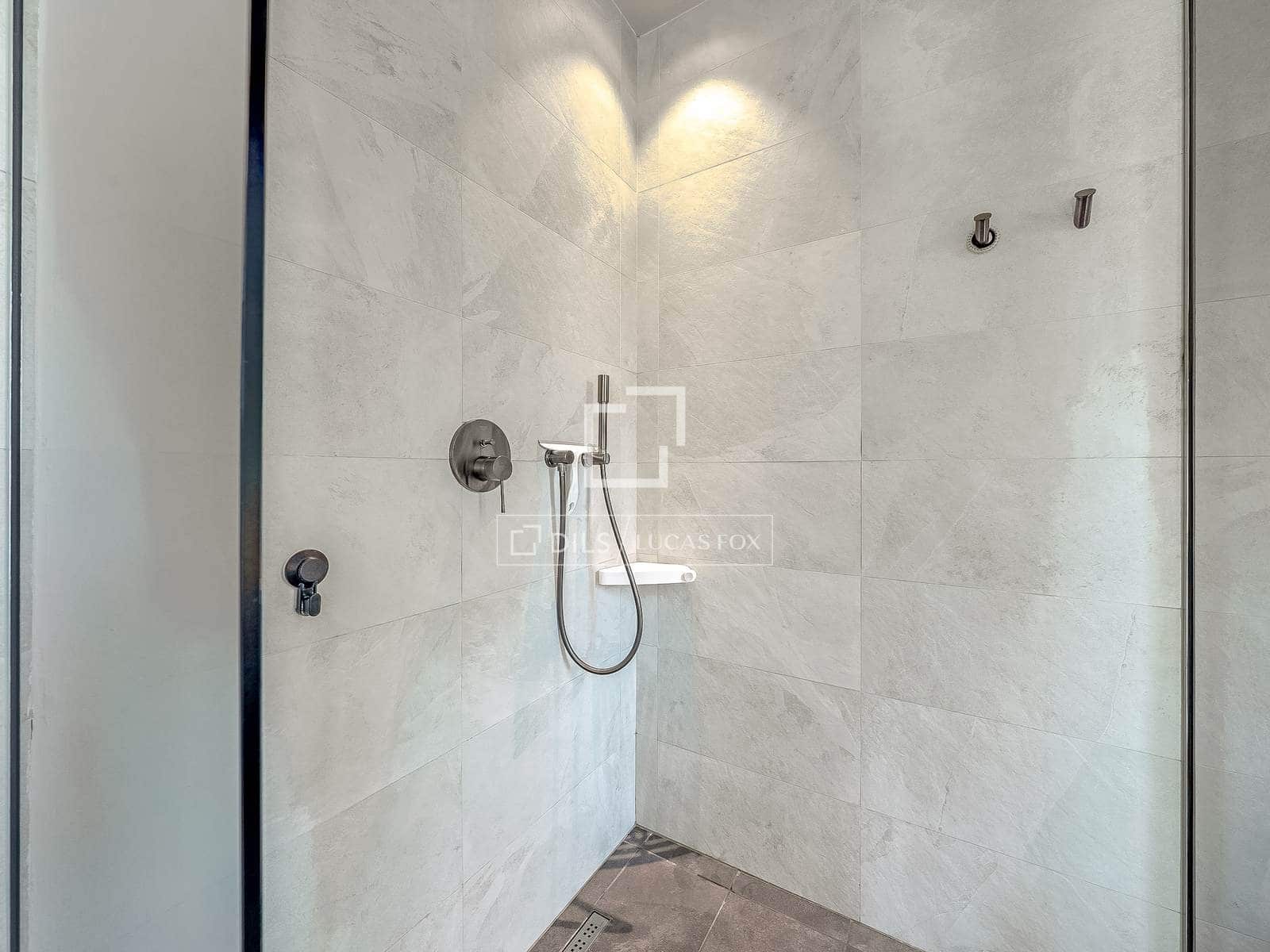 4 bedroom Villa for sale in Salou with pool garage - € 1,595,000 (Ref: 9873983)