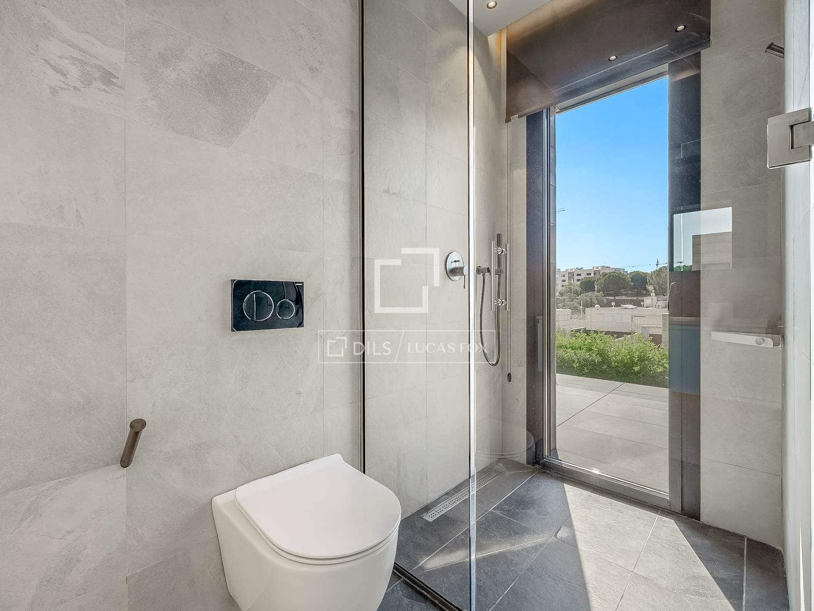 4 bedroom Villa for sale in Salou with pool garage - € 1,595,000 (Ref: 9873983)
