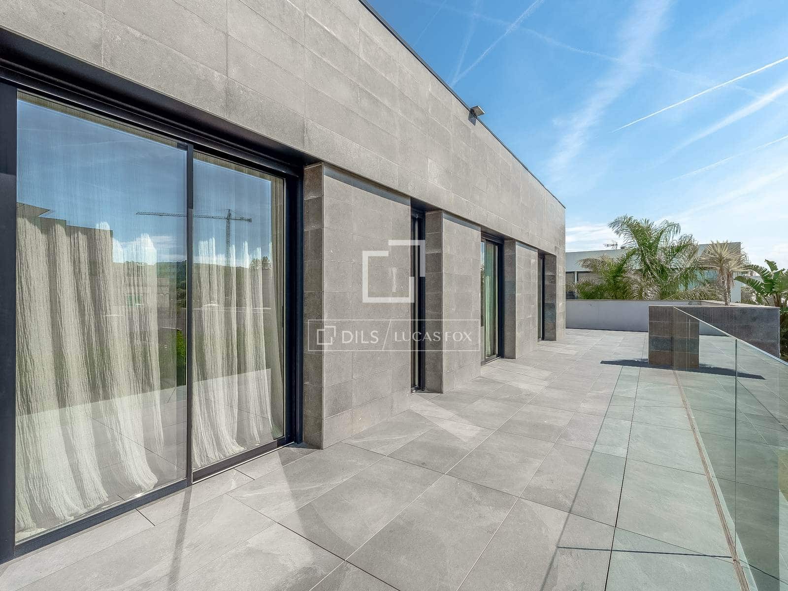 4 bedroom Villa for sale in Salou with pool garage - € 1,595,000 (Ref: 9873983)